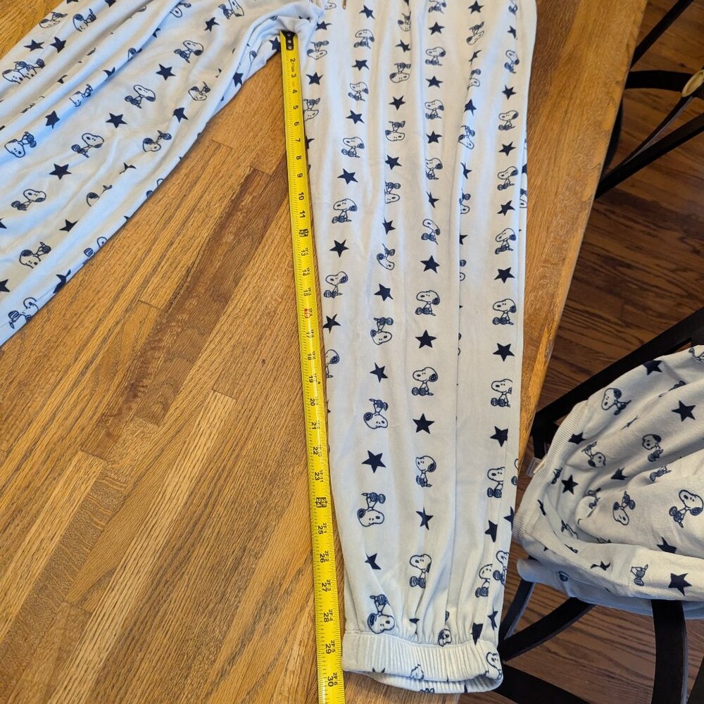 Cute and Snuggly Snoopy and Stars Velour Soft Long Drawstring Pants Long Sleeves - Picture 3 of 9